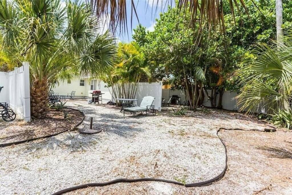 Lovely 1 Bedroom Unit Across From Lido Key Beach Sarasota Exterior photo